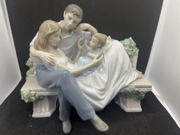 LLADRO A Priceless Moment Porcelain