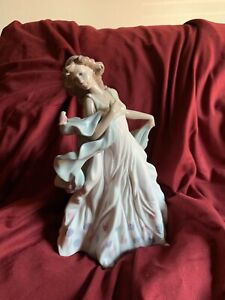 LLADRO #6193 Summer Serenade, Girl in Flowing Dress w/ Bird, 12