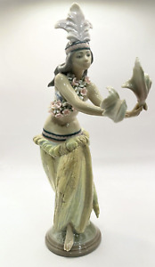 Vtg Stunning LLADRO #1478 Aloha Hawaiian Hula Girl w/ Flowers Figurine Statue