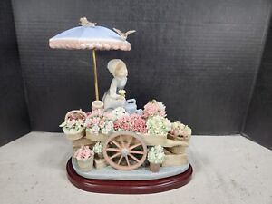 Lladro #1454 “Flowers Of The Season” Girl with Cart Base & Box MINT Condition!