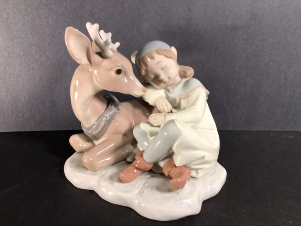 LLADRO Santa's Magical Workshop A WELL EARNED REST #6897 Elf & Rudolph w/ box