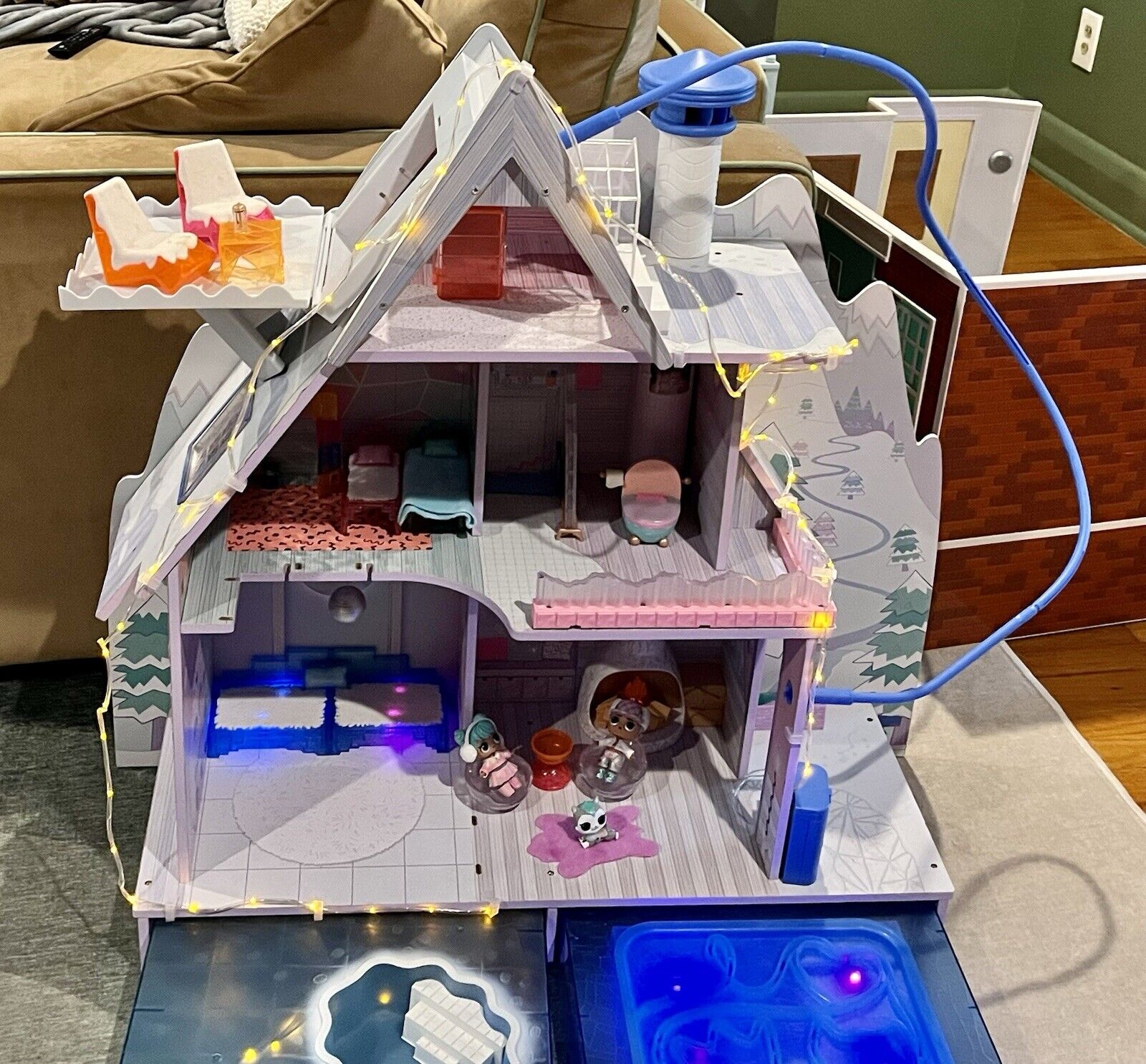 LOL Surprise Winter Disco Chalet Doll House And Hundreds Of Accessories