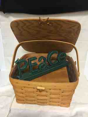 Signed Longaberger Pie Carrier Basket 2000 - Riser and Liner Included EUC