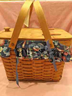 Longaberger 1992 Hostess Gourmet Picnic Basket 10413
