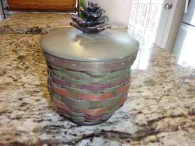 LONGABERGER  COLLECTORS CLUB AMERICAN CRAFT WOODLAND BASKET PINECONE WOOD LID