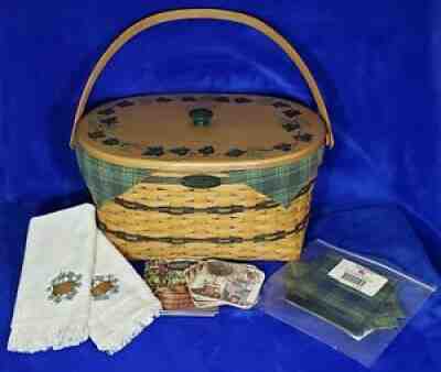 1995 Longaberger Traditions Collection ~ Family Basket, w/Towels, Lid, Liner +++