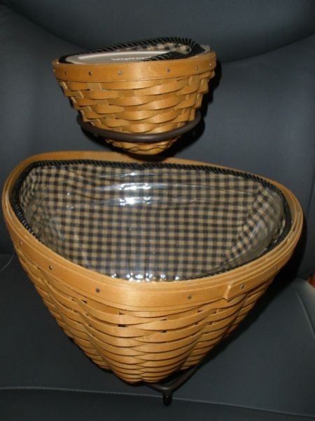 LONGABERGER 2009 TRIANGLE BASKETS & WROUGHT IRON CHIP & DIP SET COMBO