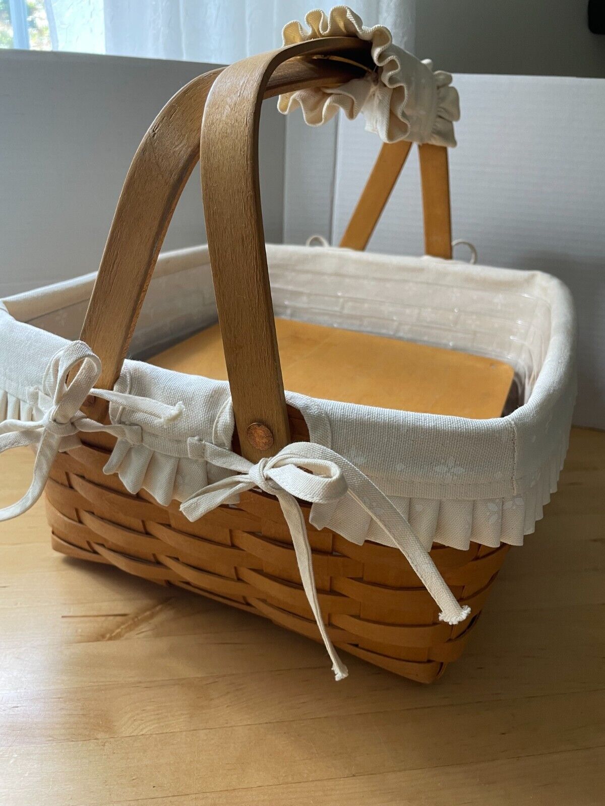 Longaberger 1997 Pie Cake Carrier Basket