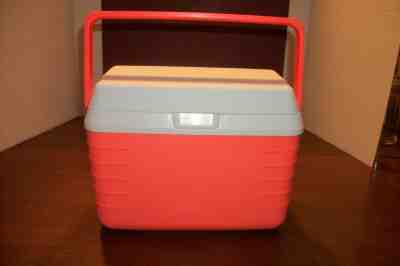 Vintage Rubbermaid Model 2914 Teal and Purple Lunch Box Pail Latch