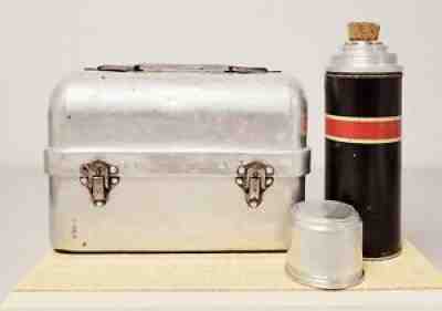 Rare And Collectible Lunch Boxes : Priscilla Value Guide - Price