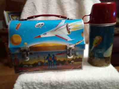 ORIGINAL VINTAGE 1960 ASTRONAUT OUTER SPACE DOME TOP LUNCH BOX