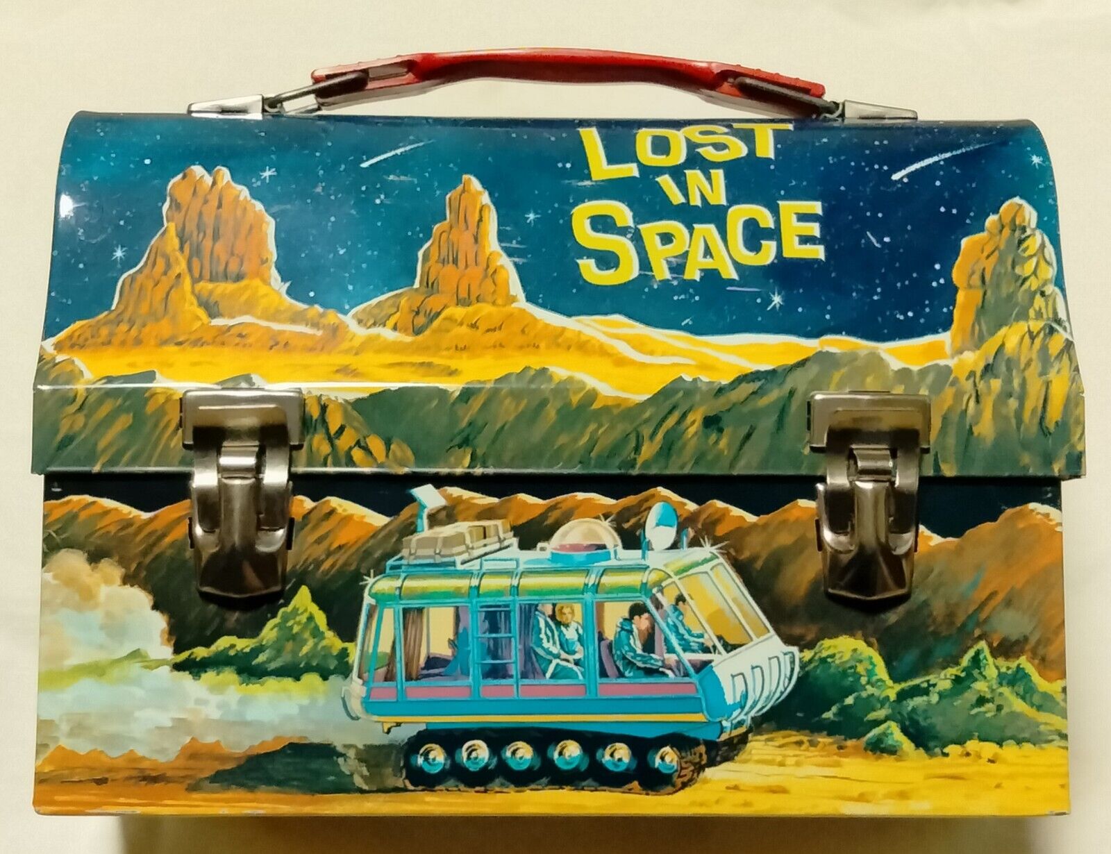 VINTAGE 1967 LOST IN SPACE DOME LUNCHBOX RARE UNUSED CONDITION WOW!!!