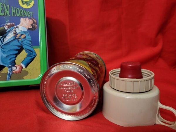 THE GREEN HORNET TV MOVIE ORIGINAL 1967 LUNCH BOX WITH THERMOS.  RARE VTG ?