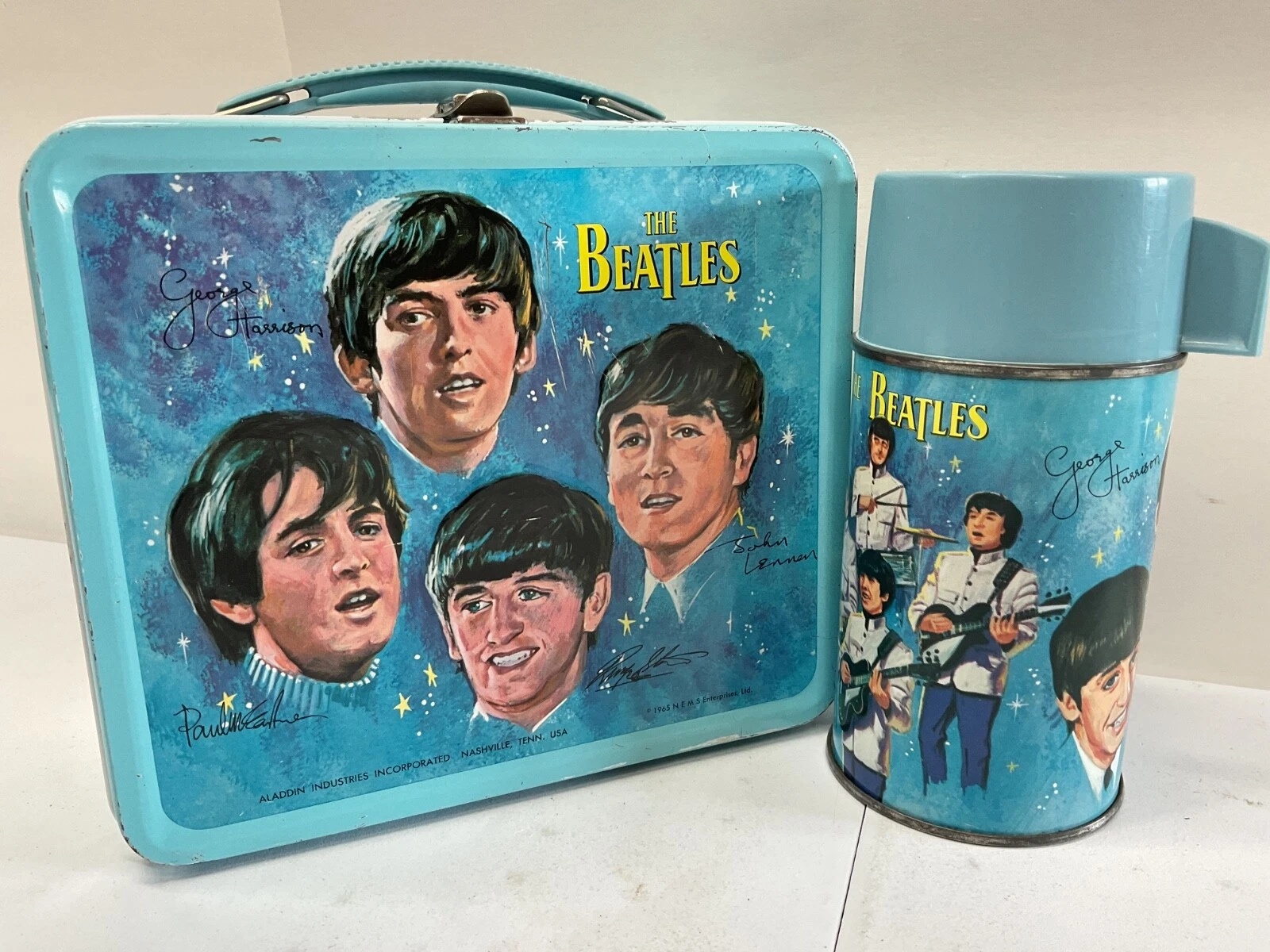 VINTAGE THE BEATLES LUNCHBOX AND THERMOS