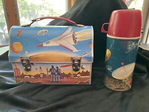 VINTAGE ASTRONAUT SPACE DOME TOP LUNCH BOX AND THERMOS 1960 LUNCHBOX