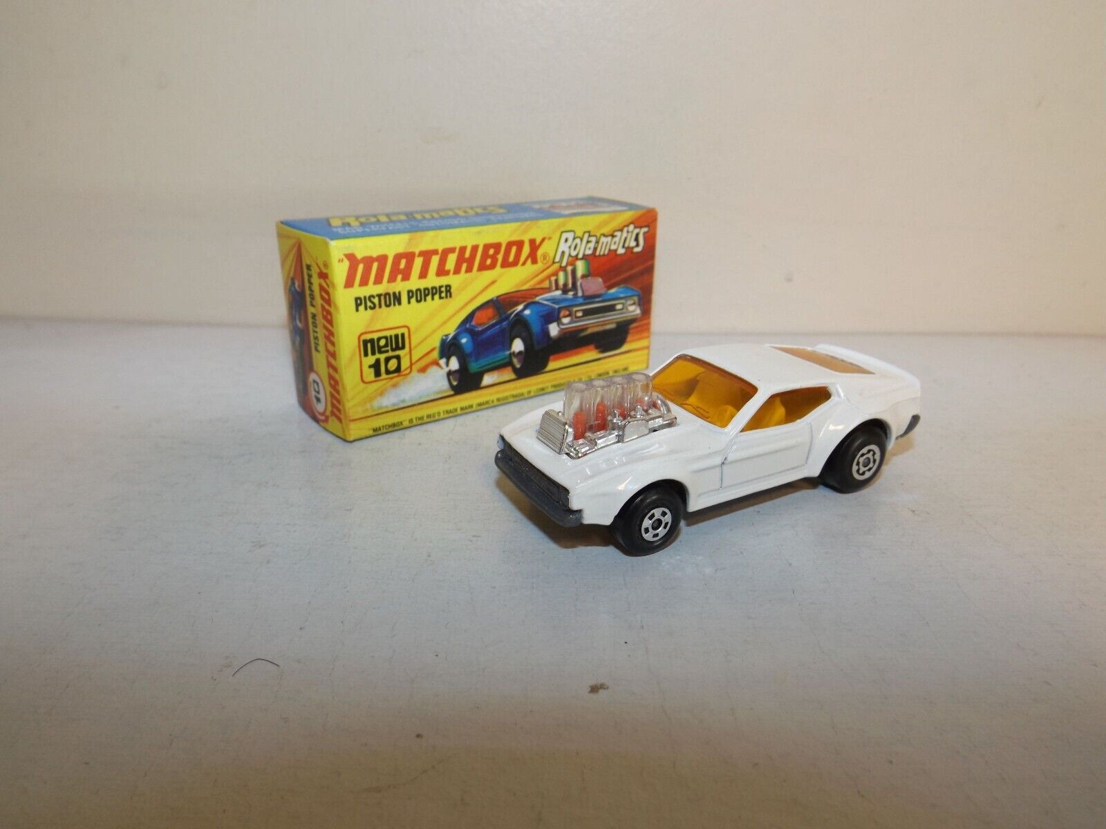 MATCHBOX S/F ROLA-MATICS NO. 10-B FORD MUSTANG PISTON POPPER RARE WHITE BODY MIB