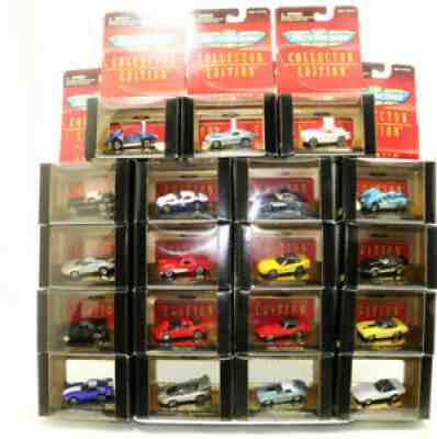 Lot 19 Micro Machines/Galoob Corvette Series 1 Collectors Edition close to HO