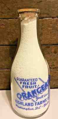 TRPQ HIGHLAND FARMS DAIRY QUART MILK BOTTLE WASHINGTON D.C & MD GREAT GRAPHICS 