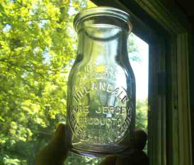 WATERTOWN,CT HILLANDALE PURE JERSEY 1/2 PINT 1911 MILK BOTTLE AMETHYST RARE