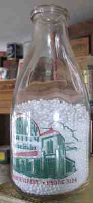 GUERNSEY DAIRY BOISE IDAHO RED & GREEN PICTURE PYRO GLAZE SEALON MILK BOTTLE  