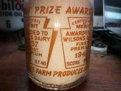 TRPQ MIFFLINBURG PA WILSON'S STATE FARM PRODUCTS SHOW WINNER MILK BOTTLE