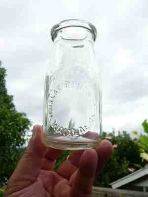 WAIALAE RANCH CO. LTD WAIALAE HALF PINT PROPERTY OF HAWAII MILK BOTTLE