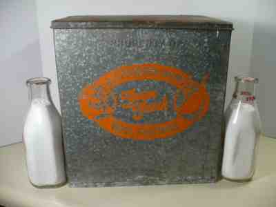 VINTAGE PORCH MILK DELIVERY BOX > A.C. PETERSEN DAIRY FARMS , WEST HARTFORD CT.