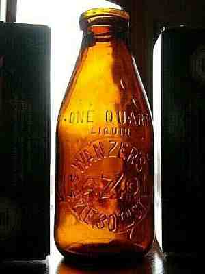 1910 AMBER GLASS Wanzer KAZOL Chicago ILLINOIS Quart ILL. IL. dairy milk bottle