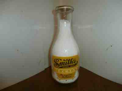 Smith's Model Dairy one quart milk bottle, Hamburg, Pa TWo color