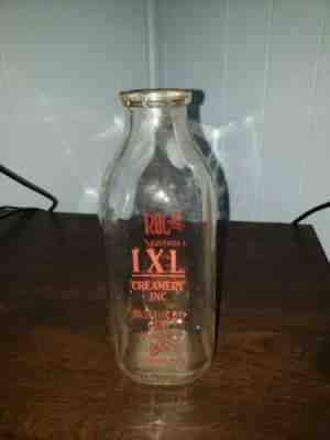 IXL Creamery Fridens, PA Quart Milk Bottle 