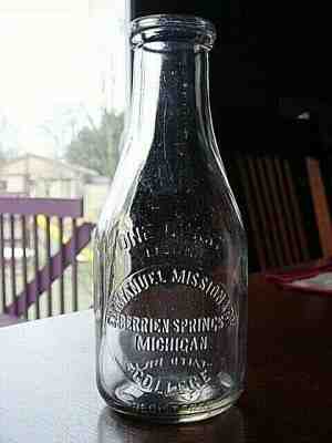 1930's MISSIONARY COLLEGE Berrien Springs MICH. MI. dairy milk bottle UNIVERSITY