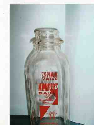 Mumpers dairy one pint Glass milk bottle From Elizabethtown, pa.  Nice shape