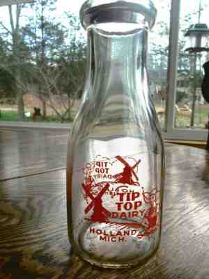 MILK BOTTLE 1 pt. Tip Top Dairy, HOLLAND MI 1 pint,  Dutch girl,wind mill