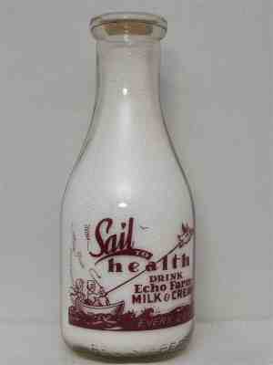 TRPQ Milk Bottle Echo Farm Dairy Turner Framingham MA DUCK PULLING BOAT PICTURE