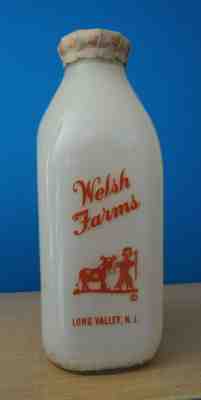 Vintage ADVERTISING DISPLAY Welsh Farms Long Valley NJ Quart Milk Bottle w Cap