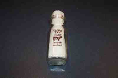 Clover Dew Dairy Half Pint Milk Bottle Bluefield, W.Va. 1911 Very Nice Condition