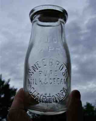 SNEE BROS. ~ SCARCE 1/2 PINT EMBOSSED PENNSYLVANIA MILK BOTTLE ~ CLAIRTON, PA. 