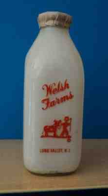 Vintage ADVERTISING DISPLAY Welsh Farms Long Valley NJ Quart Milk Bottle w Cap