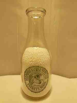 VINTAGE GREEN PYRO QT. MILK BOTTLE HAMPDEN CREAMERY CO. EVERETT, MASSACHUSETTS 