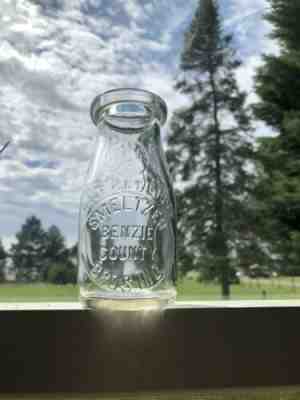 Half Pint Milk Bottle Smeltzer Dairy BENZIE ELBERTA FRANKFORT MICHIGAN MICH MI