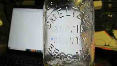 Elberta, Mich. Smeltzer Bros. Dairy BENZIE COUNTY REHP Milk Bottle MICHIGAN MI