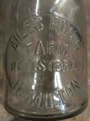 1911 ? Hamilton, Mass. Miles River Farm 1 Pint Milk Bottle Very Rare * MA