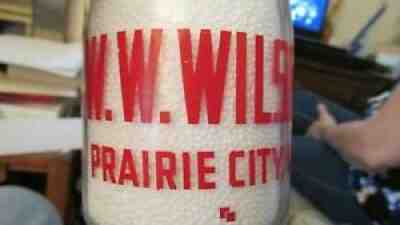 Prairie City, ILL. W.W. Wilson Dairy TRPP Milk Bottle ILLINOIS ILLS IL