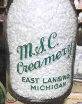 MICHIGAN STATE COLLEGE UNIVERSITY CREAMERY QUART DAIRY MILK BOTTE EAST LANSING