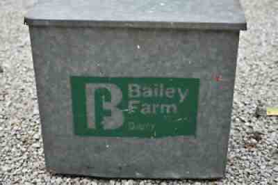 Vintage Bailey Farm Dairy Insulated Galvanized Porch Milk Cooler, 13