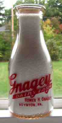 HOMER GNAGEY DAIRY FARM BOYNTON, PA SOMERSET COUNTY PYRO ACL PINT MILK BOTTLE