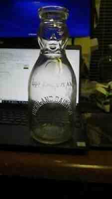 Rochester, N.Y. Highland Dairy TREQ COP THE CREAM Creamtop Milk Bottle NEW YORK