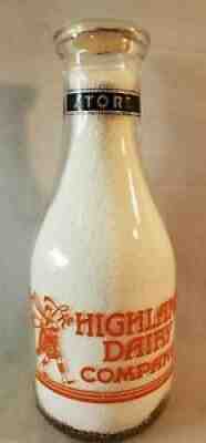 TRPQ 2 Color Milk Bottle Highland Dairy Scottish Bagpiper Rare Variation? MA NR