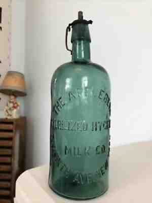 Rare Green Embossed Appleberg Milk Co. Milk Bottle - New York, NY