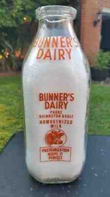 RARE! BUNNER'S DAIRY - Shinnston, W.VA **2 Color**ACL/Pyro Quart Milk Bottle WV